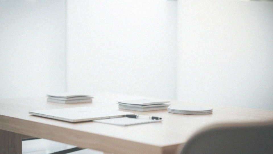 Co oznacza zatrudnienie na dwóch umowach u jednego pracodawcy?