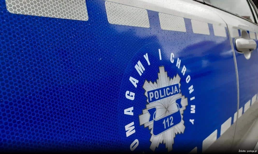 Apel Policji Szczyrk o przestrzeganie zakazu korzystania z telefonów podczas przechodzenia przez jezdnię